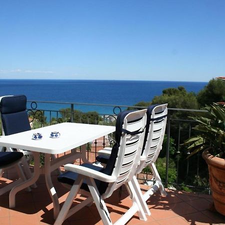 Ferienwohnung In Einer Privaten Villa Mit Meerblickterrasse, Auf Dem Huegel Des Capo Berta Diano Marina Kültér fotó