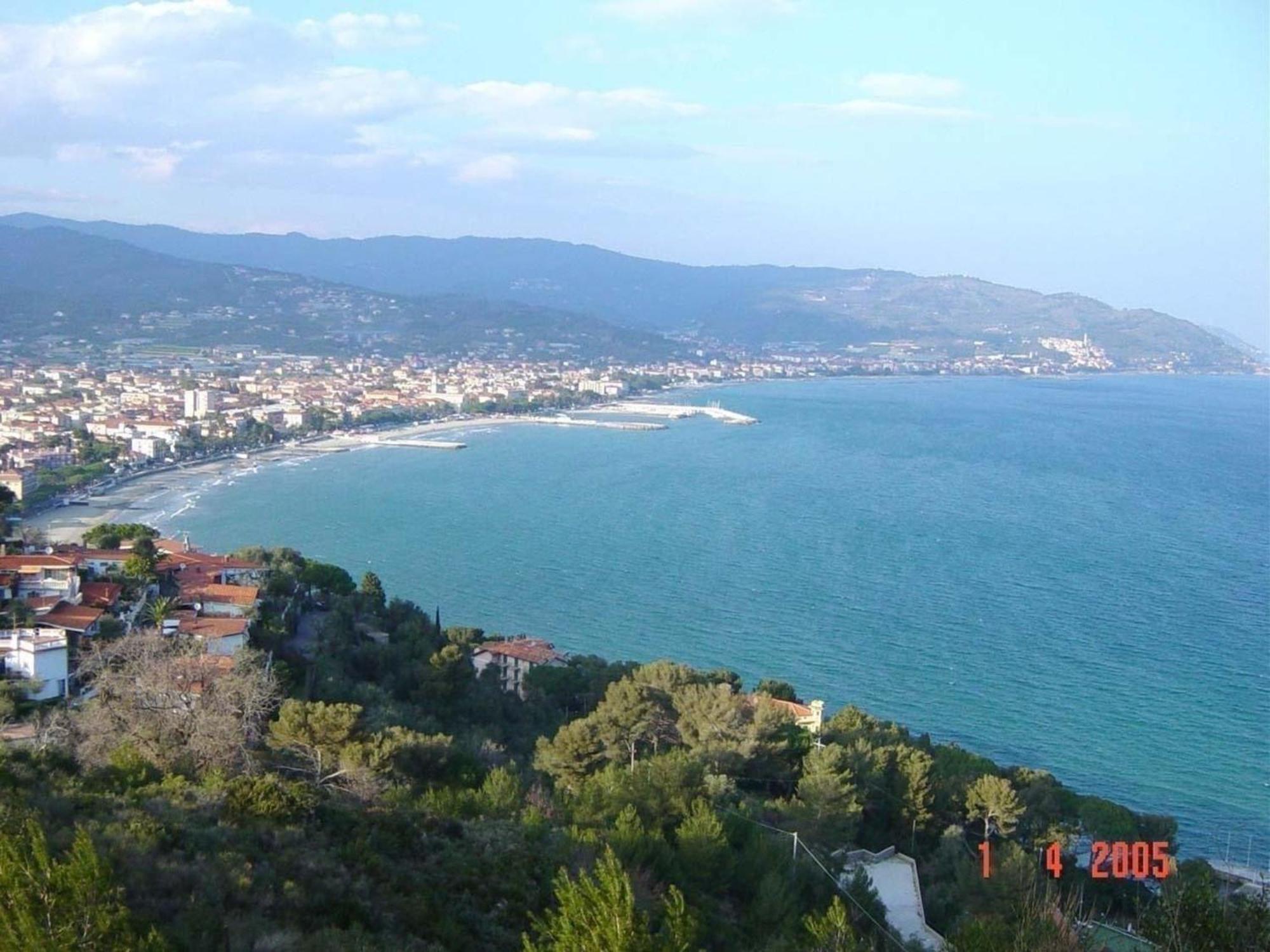 Ferienwohnung In Einer Privaten Villa Mit Meerblickterrasse, Auf Dem Huegel Des Capo Berta Diano Marina Kültér fotó